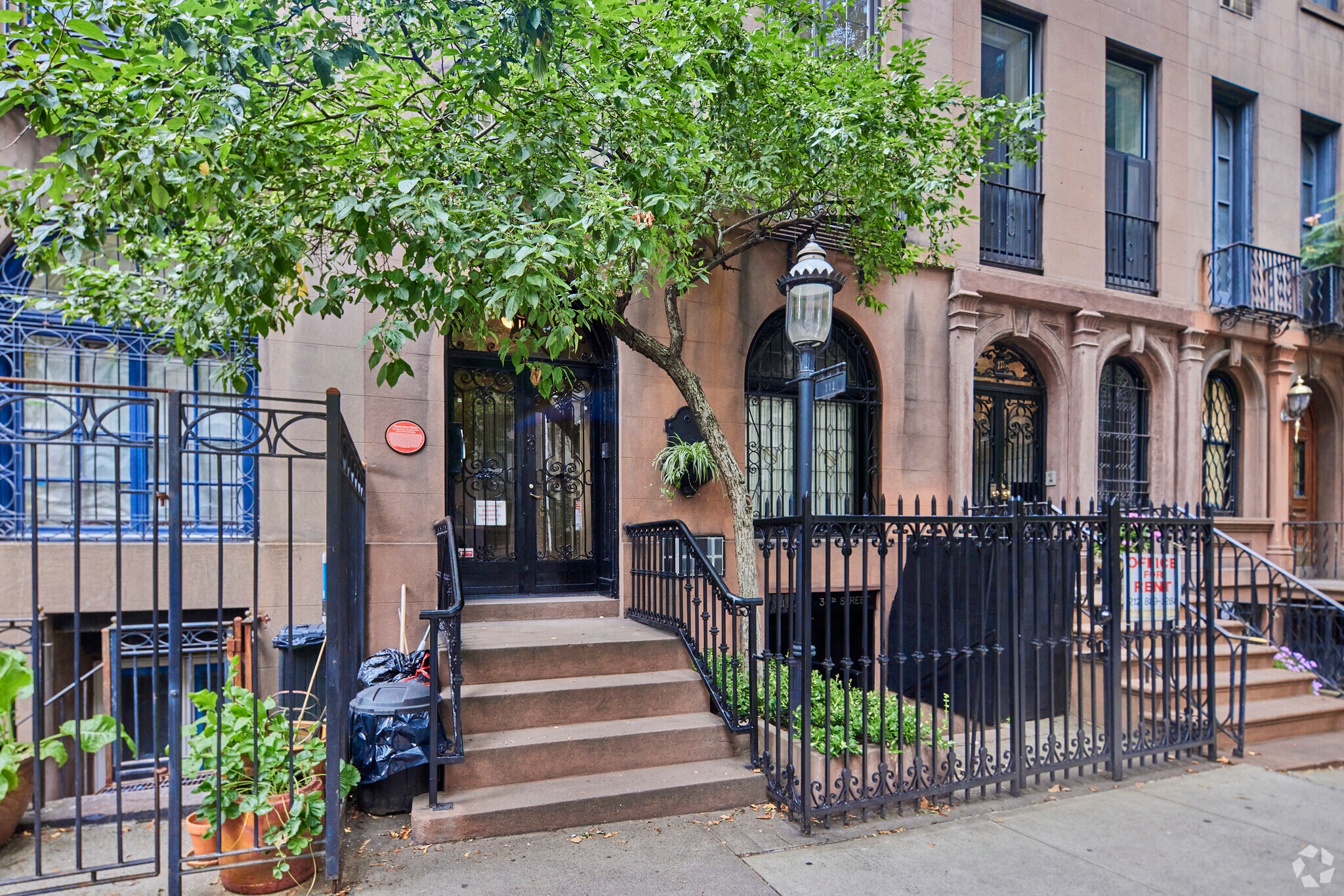 111 E 35th St, New York, NY for lease Primary Photo- Image 1 of 5
