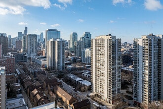 1355 N Sandburg Ter, Chicago, IL - AERIAL map view - Image1