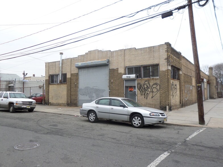 702 S 12th St, Newark, NJ for sale - Primary Photo - Image 1 of 1