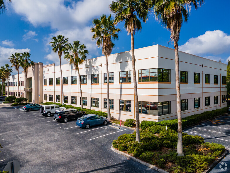 15500 Lightwave Dr, Clearwater, FL for lease - Building Photo - Image 1 of 11