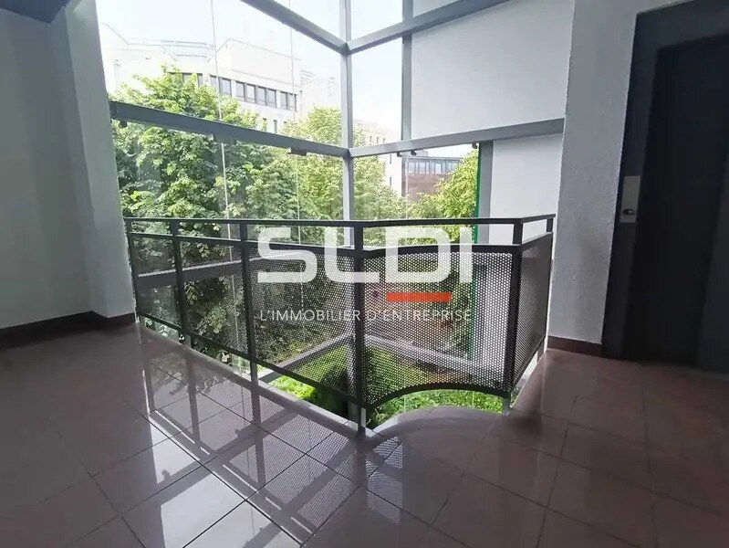 13 Quai Du Commerce, Lyon for lease Interior Photo- Image 1 of 23