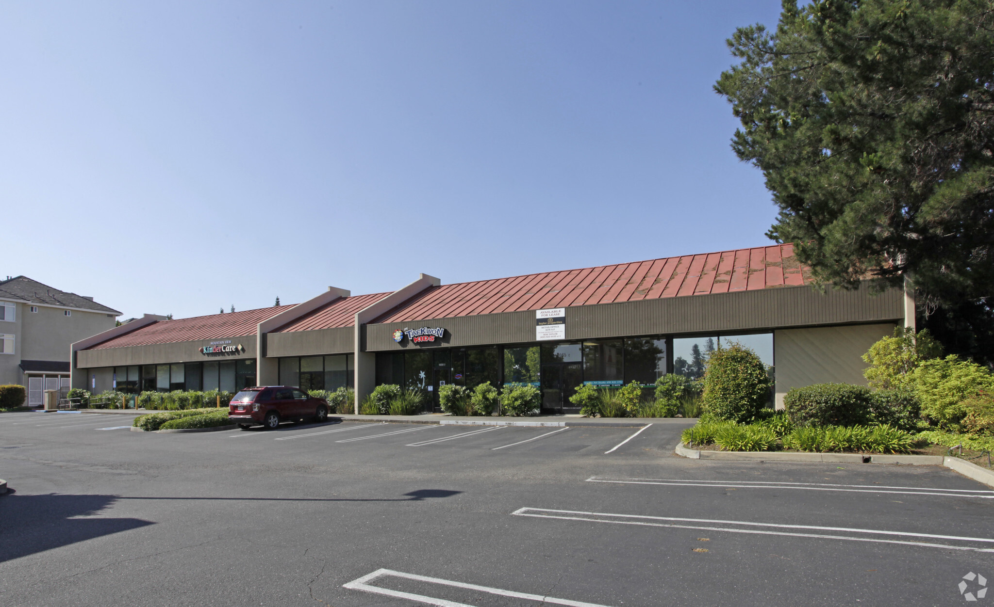 2065 W El Camino Real, Mountain View, CA for lease Building Photo- Image 1 of 3