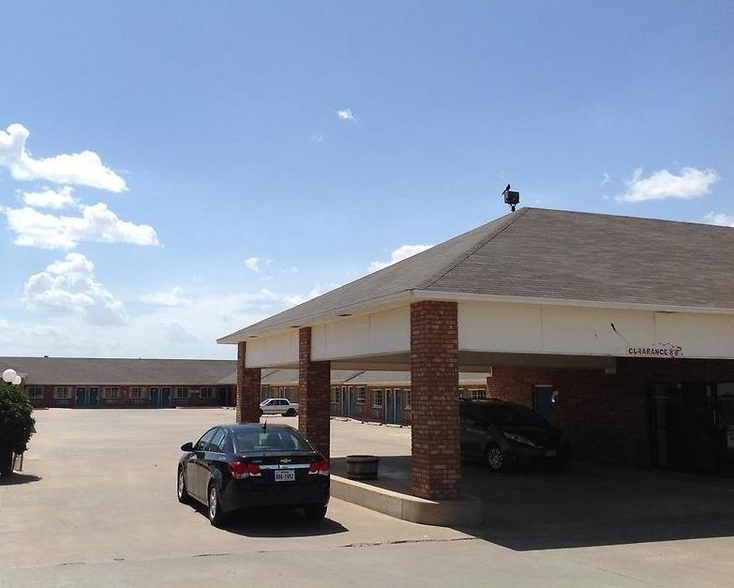 1591 Interstate 27, Tulia, TX for sale - Primary Photo - Image 1 of 1