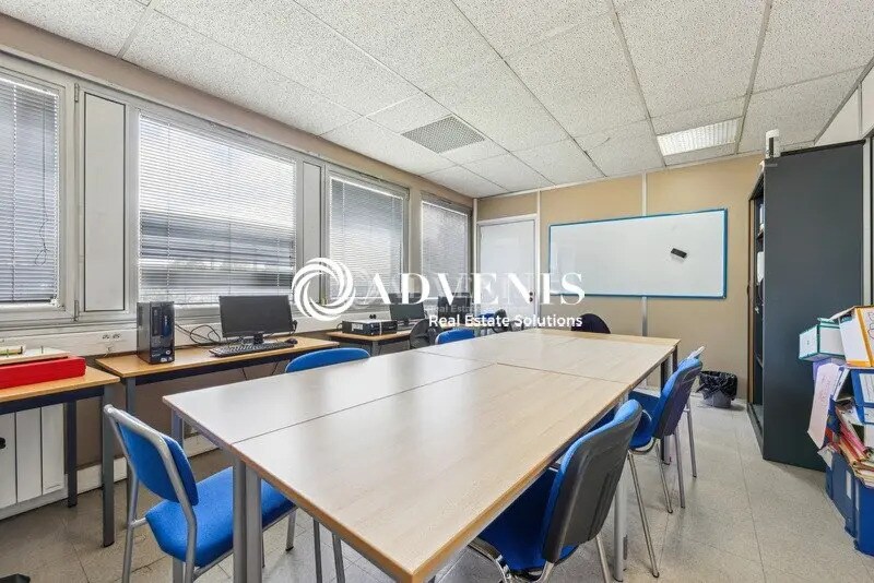 Office in Noisiel for sale - Interior Photo - Image 2 of 6