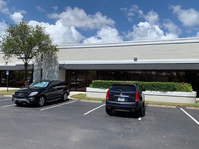 3320-3350 NW 53rd St, Fort Lauderdale, FL for lease - Building Photo - Image 3 of 3