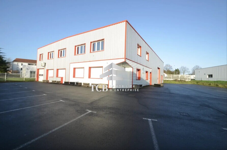 Office in Bouguenais for lease - Building Photo - Image 1 of 5