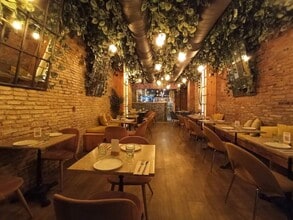 Retail in Barcelona, Barcelona for lease Interior Photo- Image 1 of 18