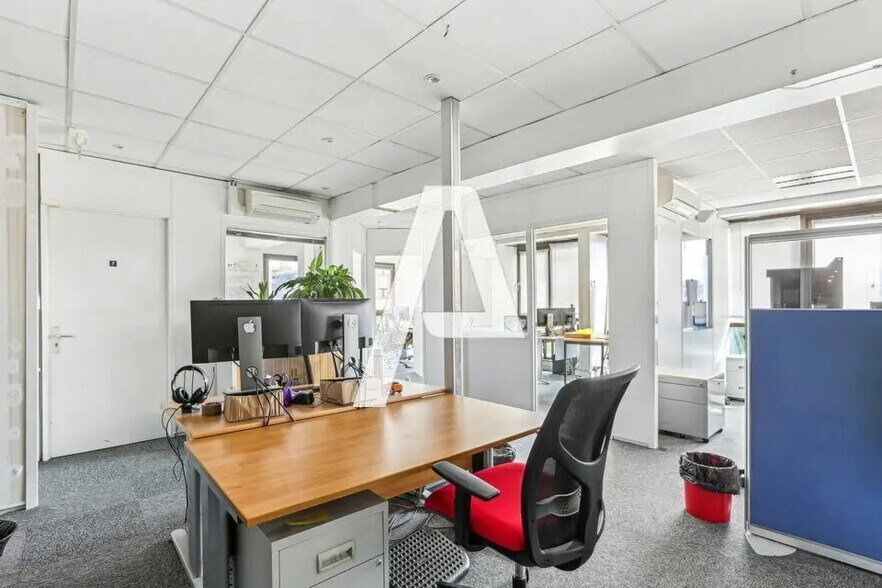 Office in Ivry-sur-Seine for lease - Interior Photo - Image 2 of 5