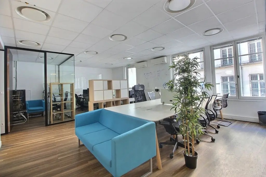 Office in Paris for lease Interior Photo- Image 1 of 6