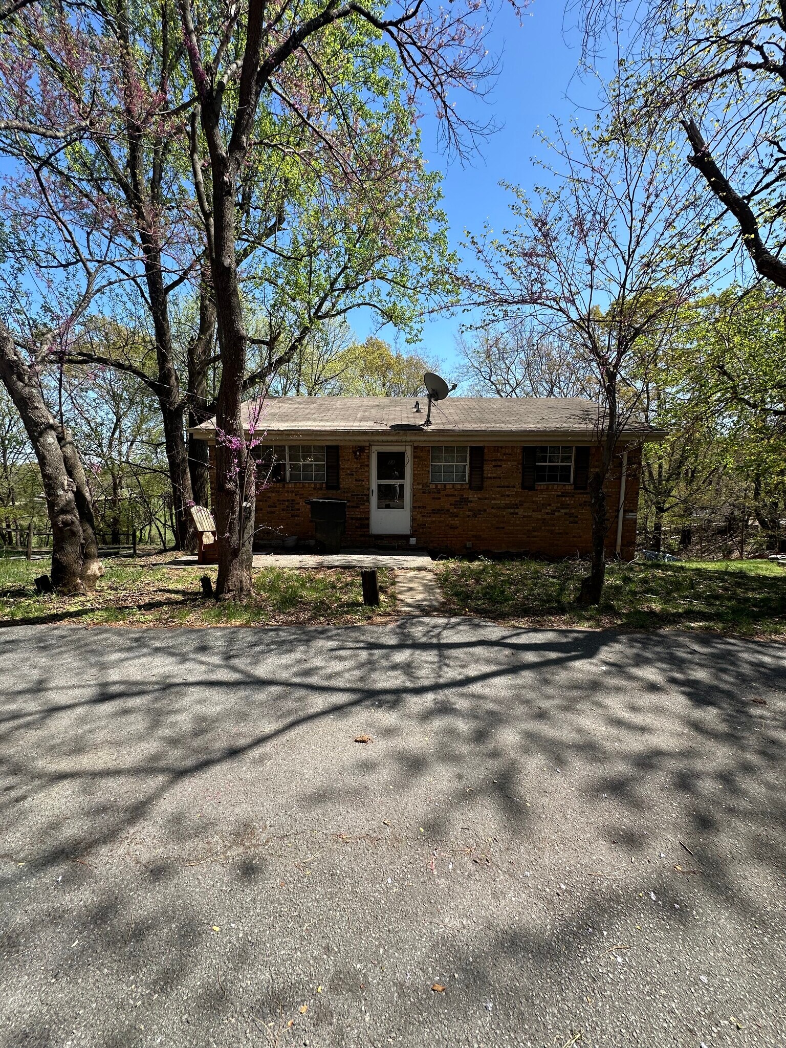 1701 Mayfield Dr, Roanoke, VA for sale Primary Photo- Image 1 of 13