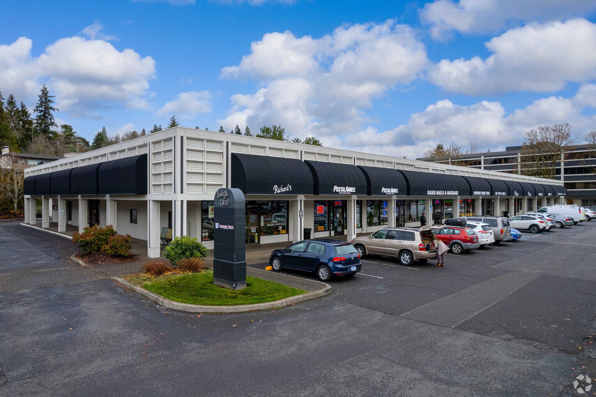 6521-6699 SW Beaverton Hillsdale Hwy, Portland, OR for sale Primary Photo- Image 1 of 1