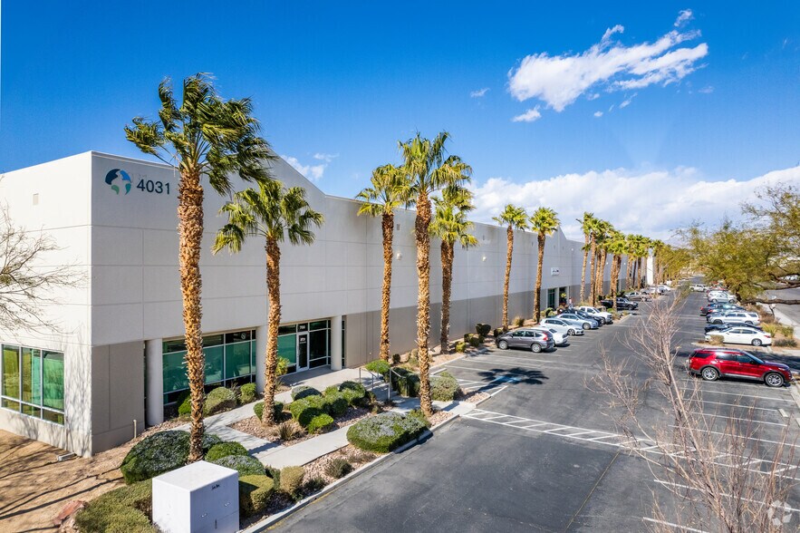 4031 Industrial Center Dr, North Las Vegas, NV for lease - Primary Photo - Image 1 of 4