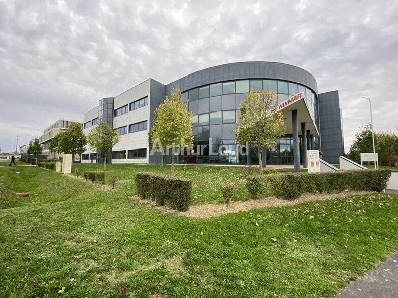 Office in Reims for lease - Building Photo - Image 1 of 6