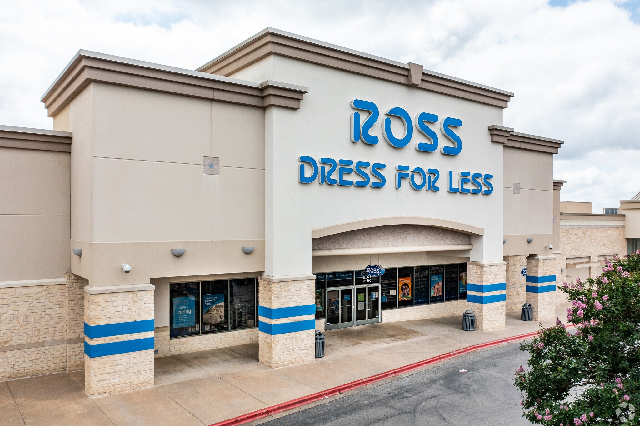 12901 N I35 Service Rd, Austin, TX 78753 Shops at Tech Ridge