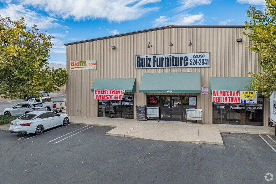 615-621 Kansas Ave, Modesto, CA for lease - Building Photo - Image 1 of 14