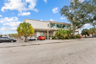 2902 Tuxedo Ave, West Palm Beach FL - Warehouse