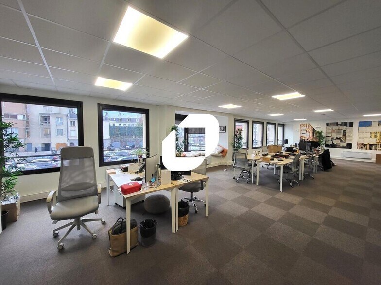 Office in Lille for lease - Interior Photo - Image 1 of 7