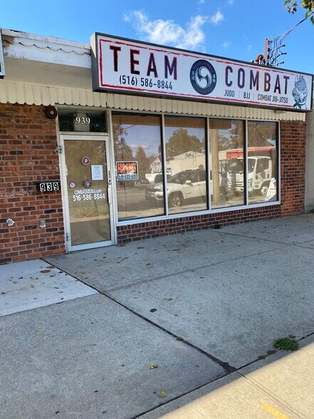 933-939 N Broadway, Massapequa, NY for sale - Building Photo - Image 1 of 1