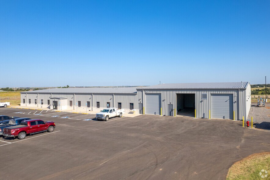 26170 Highway 281 Spur, Geary, OK for sale - Building Photo - Image 1 of 1