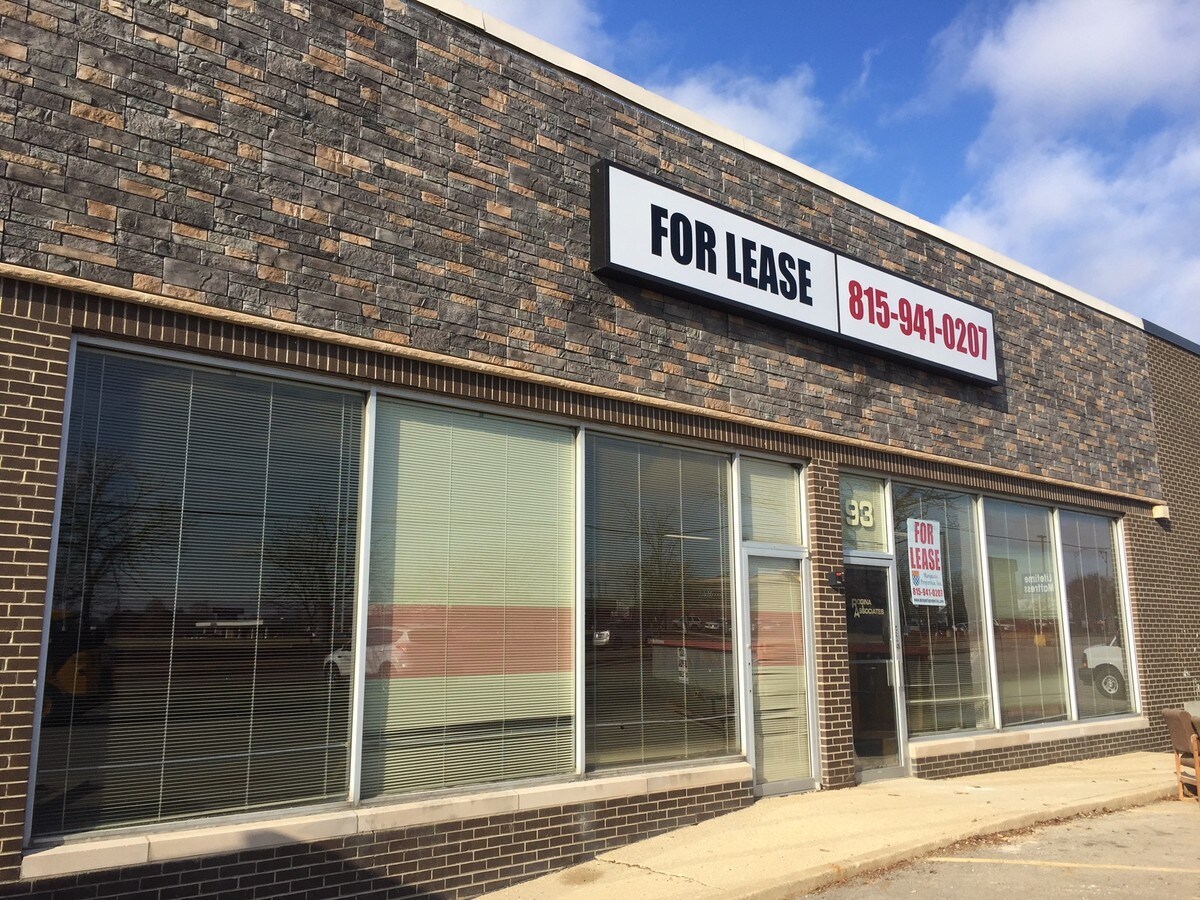 93 Caterpillar Dr, Joliet, IL 60436