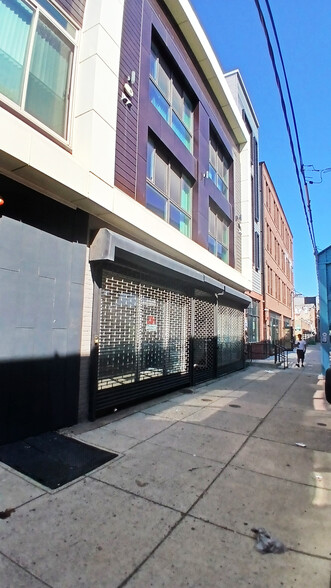 2208 N Front St, Philadelphia, PA for lease - Building Photo - Image 1 of 8