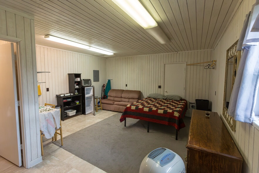 2213 Main St E, Thompson Falls, MT for sale - Primary Photo - Image 2 of 66