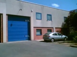 Location Local d'activités 125 m² - Photo 1