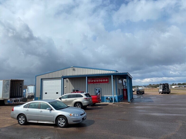 1501 Chandler Dr, Spooner, WI 54801