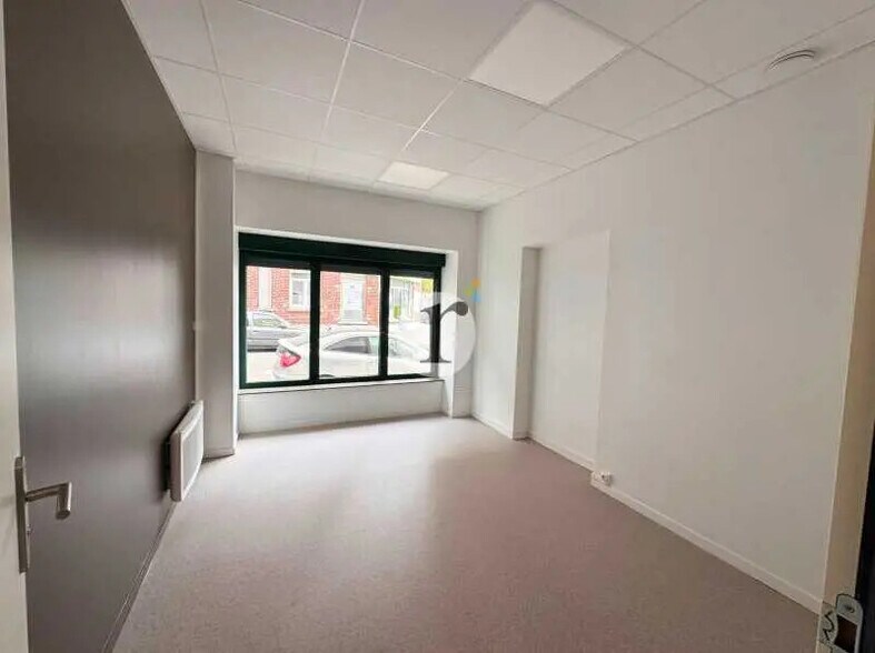 Retail in Roubaix for lease - Interior Photo - Image 3 of 6