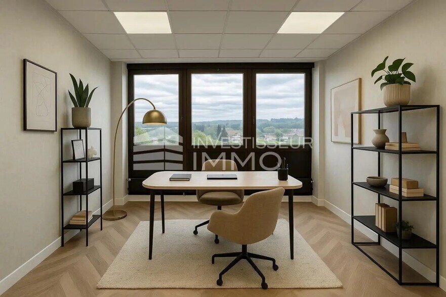 Office in Sucy-en-Brie for lease - Interior Photo - Image 1 of 3