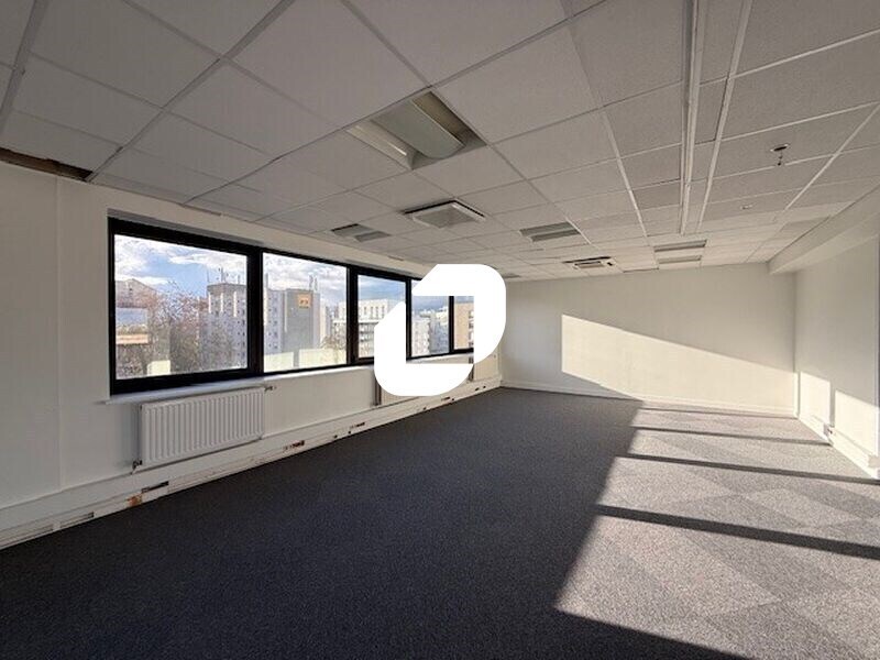 16 Rue Traversière, Cergy for lease Interior Photo- Image 1 of 38