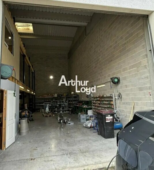 Flex in Montauroux for lease - Building Photo - Image 3 of 4