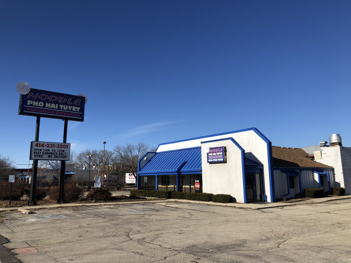 200 W Layton Ave, Milwaukee, WI 53207