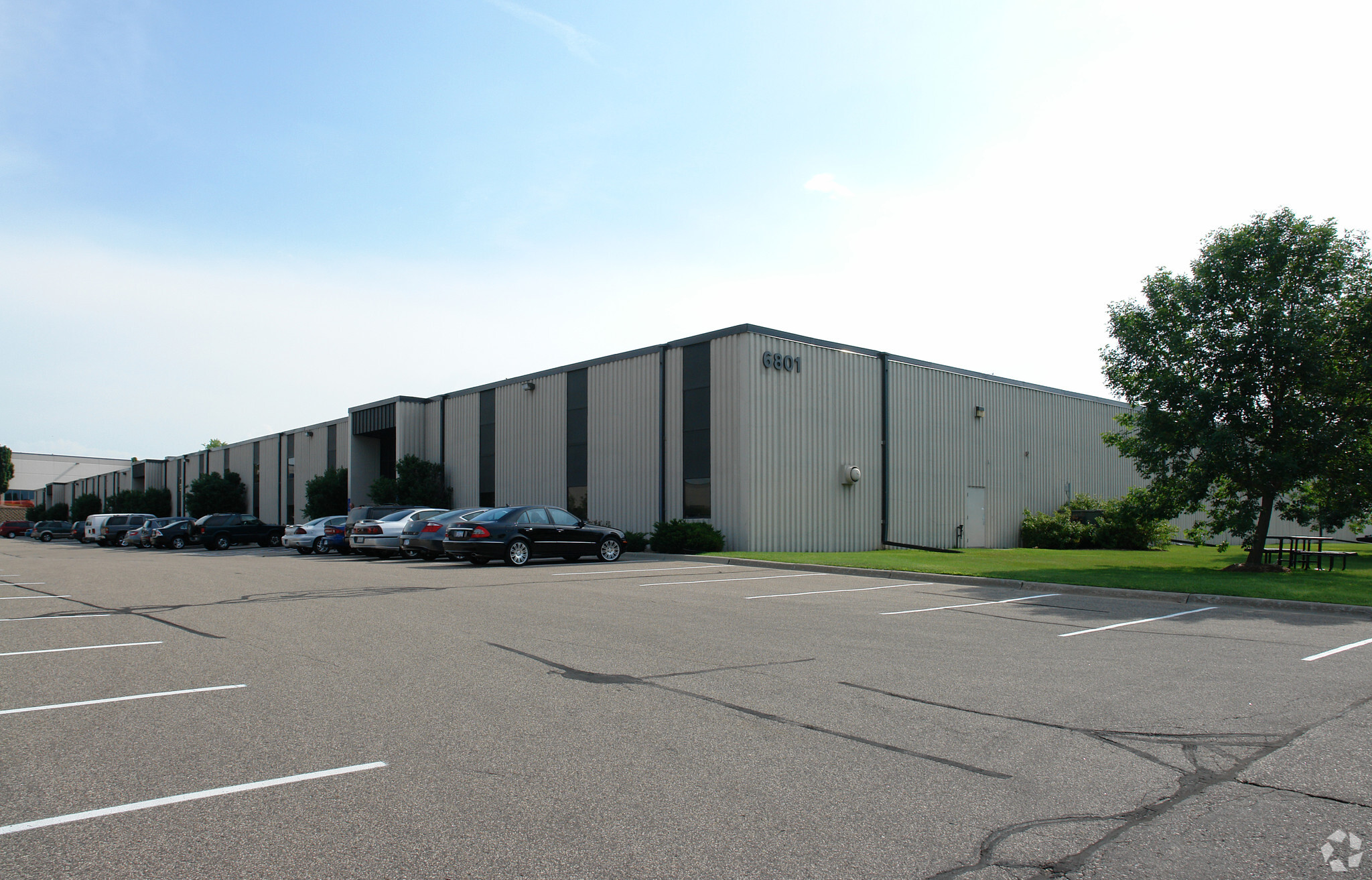 6801-6813 Shady Oak Rd, Eden Prairie, MN for lease Building Photo- Image 1 of 5