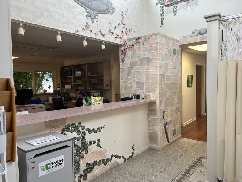 3912 Trindle Rd, Camp Hill, PA for sale - Interior Photo - Image 3 of 5