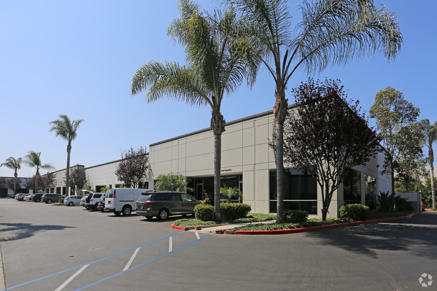 5939 Darwin Ct, Carlsbad, CA for lease - Building Photo - Image 3 of 5