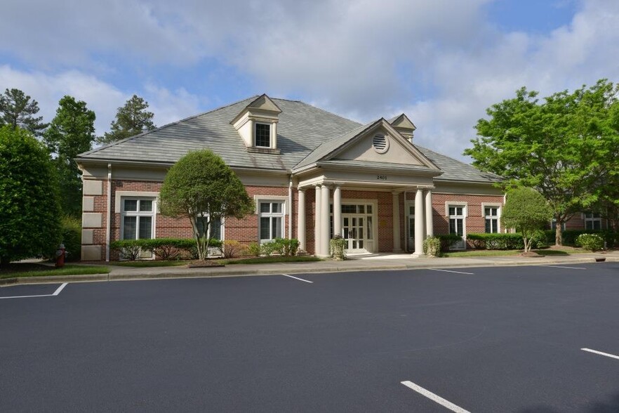 2401 Weston Pky, Cary, NC for lease - Building Photo - Image 1 of 8