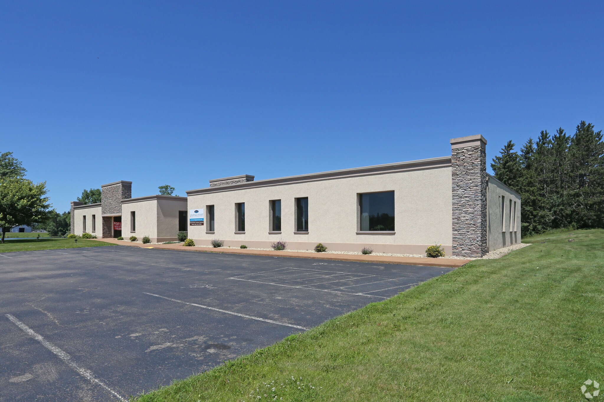 1443 E Division Ave, Barron, WI for sale Primary Photo- Image 1 of 1