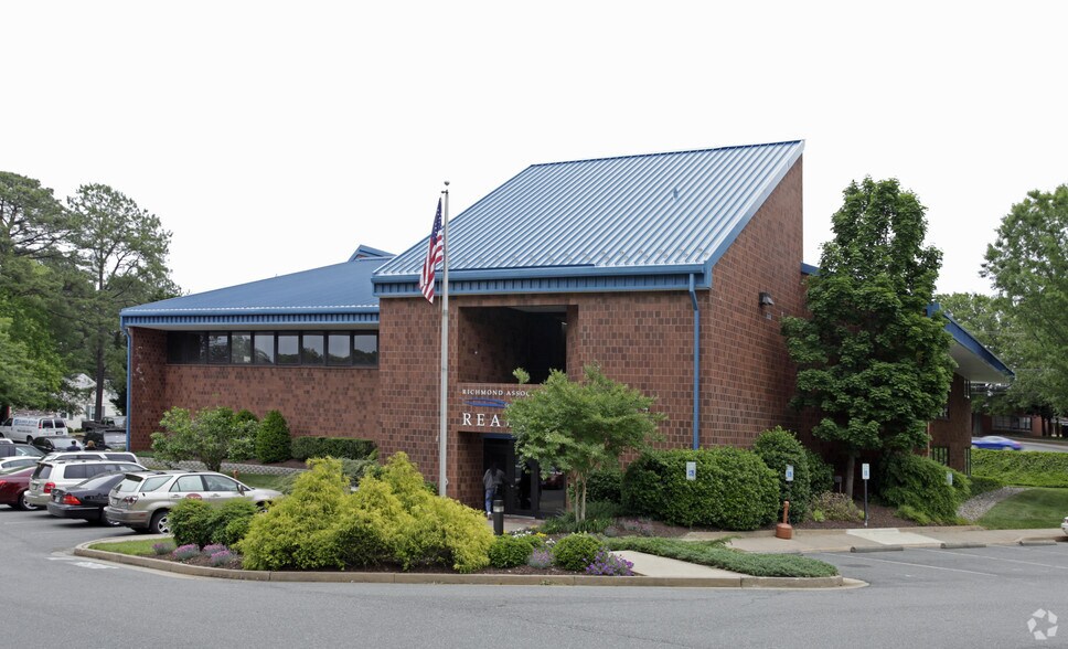 8975 Three Chopt Rd, Richmond, VA 23229