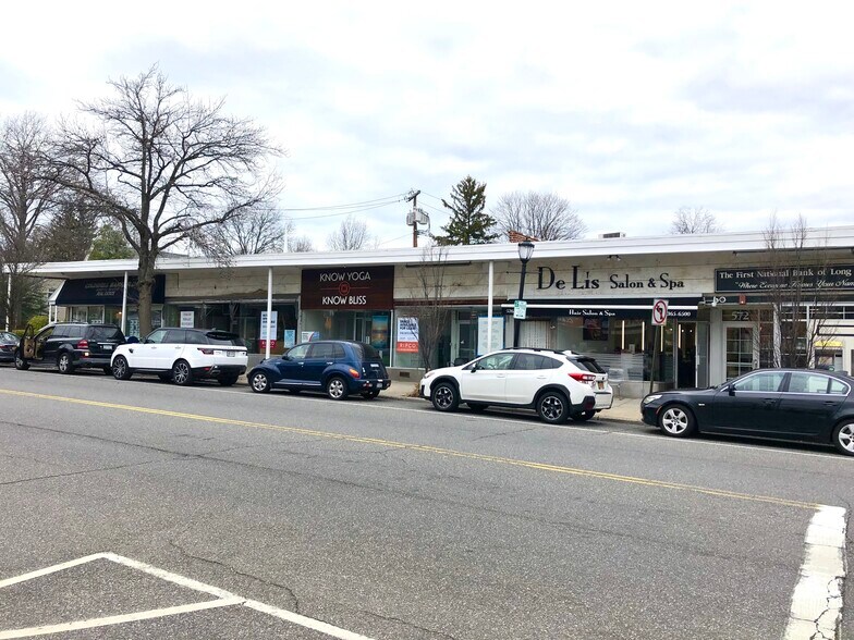 564-600 Plandome Rd, Manhasset, NY for sale - Primary Photo - Image 1 of 1