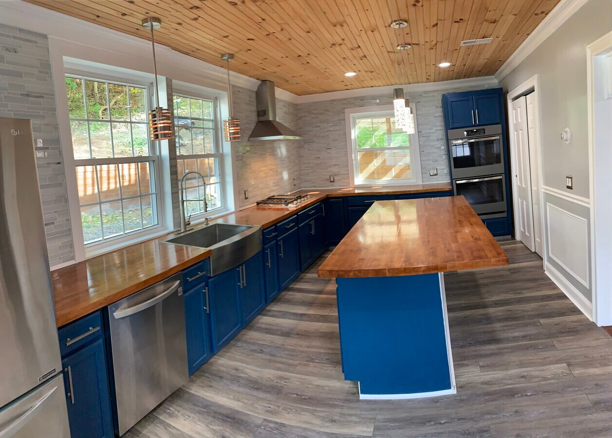 216 Tanners Ln, Hudson, NY 12534