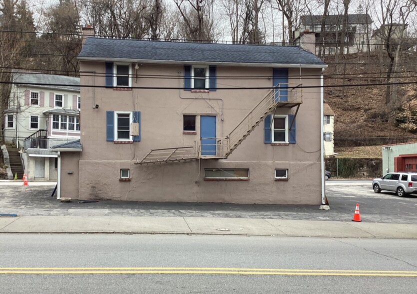 168 Old Belmont Ave, Bala Cynwyd, PA for sale - Building Photo - Image 2 of 6