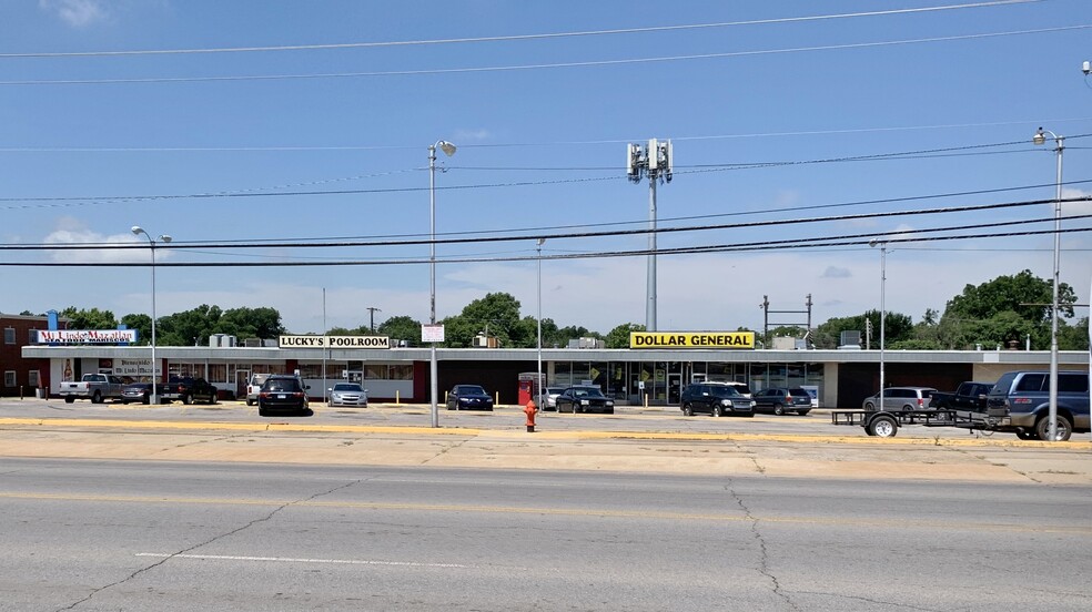 4501-4609 S May Ave, Oklahoma City, OK for lease - Building Photo - Image 2 of 5