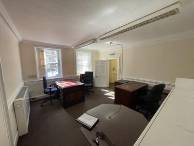 24 St Edmunds Church St, Salisbury for lease - Interior Photo - Image 2 of 3