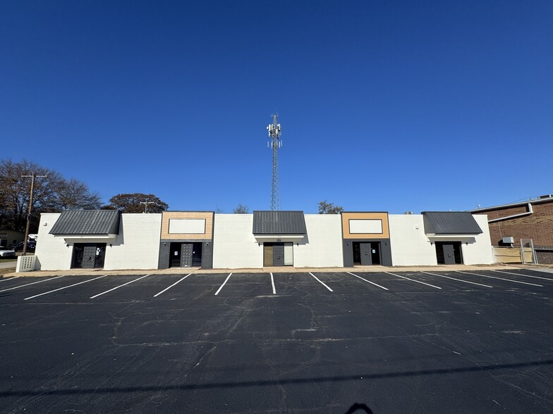 102 Shaw St, Greenville, SC for lease - Building Photo - Image 1 of 9