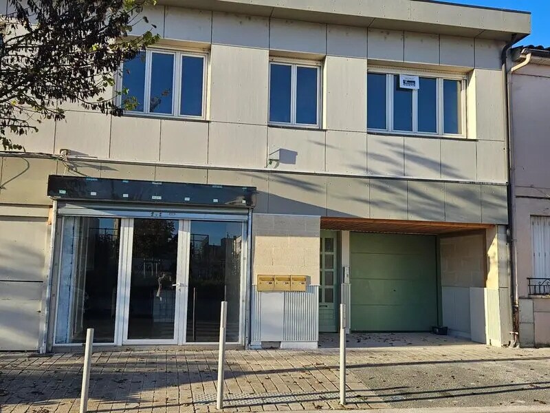 Retail in Floirac for sale Building Photo- Image 1 of 8