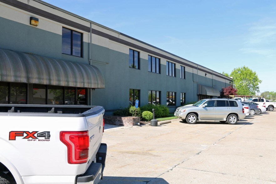 1390 E Boone Industrial Blvd, Columbia, MO for sale - Building Photo - Image 1 of 1