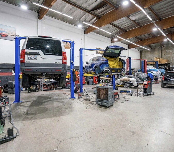 12301 Sherman Way, North Hollywood, CA for lease - Interior Photo - Image 3 of 14