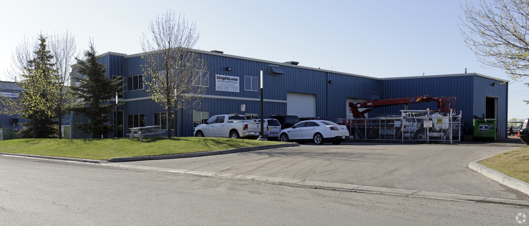 5005 77th Ave SE, Calgary, AB for sale Primary Photo- Image 1 of 1