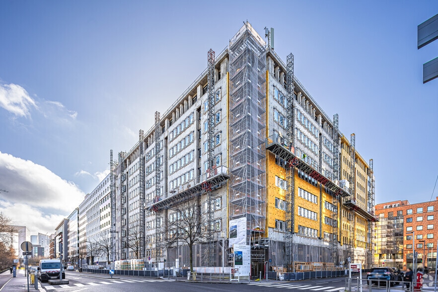 93 Rue Des 3 Fontanot, Nanterre for lease - Primary Photo - Image 1 of 3